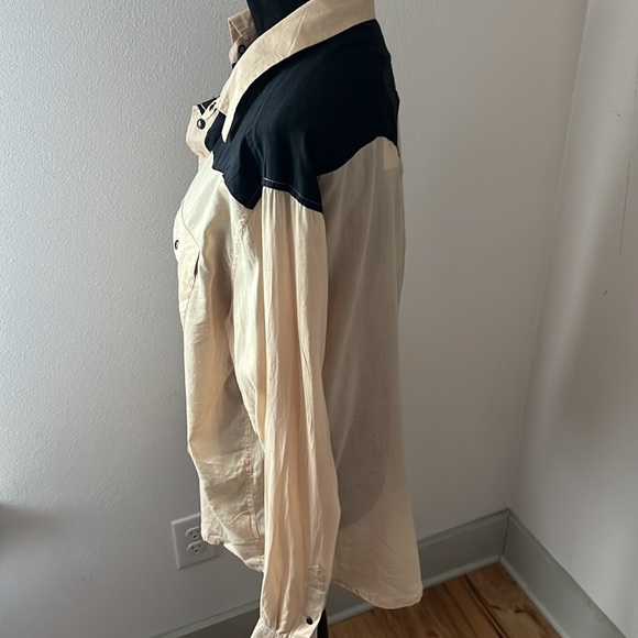 Urban outfitters western style sand sable buttoned down long sleeves men’s shirt - Picture 5 of 9